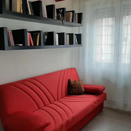 Schwarzes Und Weisses Loft - By Interhome Rom